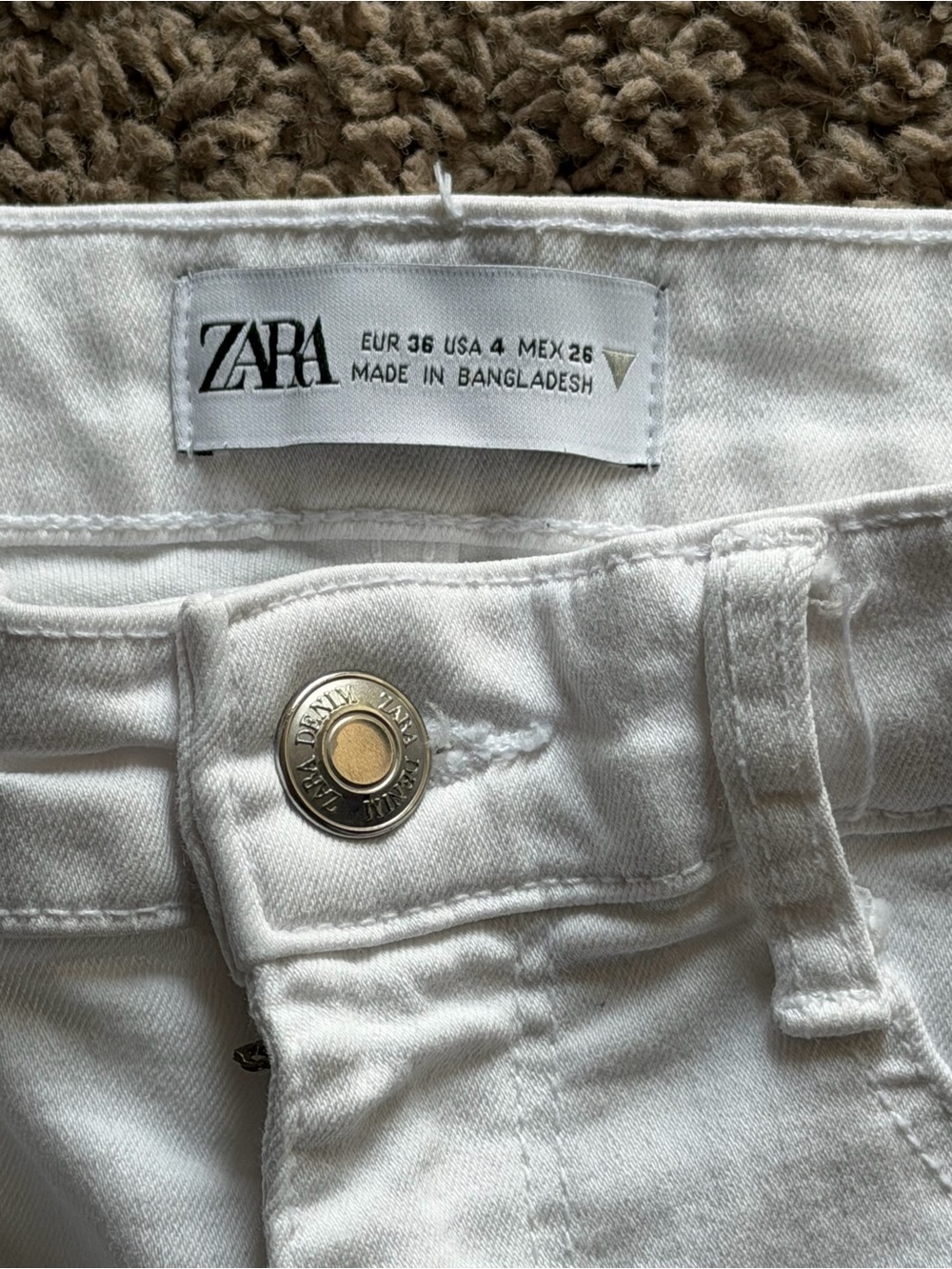 Zara White High-Rise Jeans with Silver-Gold Button - Picture 3 of 5
